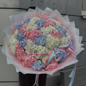 Великий букет з гортензій