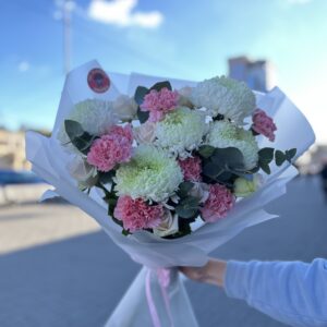 Збірний осінній біло-рожевий букет