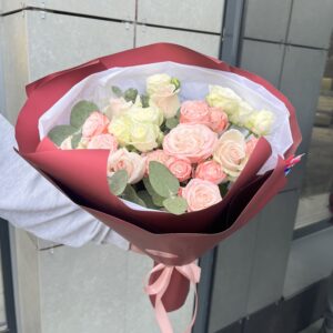 Збірний біло-рожевий букет "фантастика"
