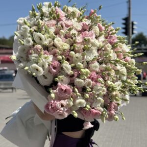 Великий букет з 101 еустоми